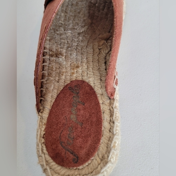 Free People Tuscan Suede Slip On Espadrille Sandals in Rust - Size 38 (US 7.5/8) - Picture 9 of 16